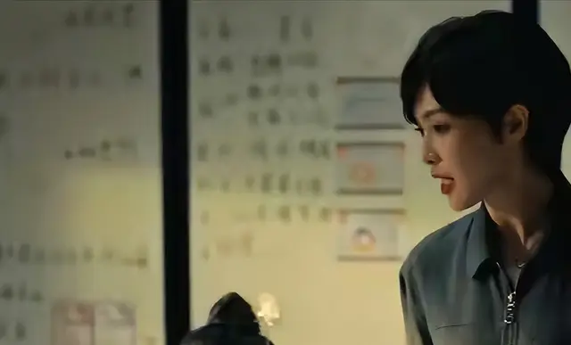 唐嫣主演《爱情没有神话》央视开播收视跳水，悬浮剧情引观众集体弃剧 细节速览
