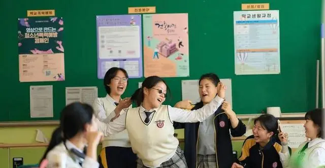 《世界的主人》多伦多首映，尹佳恩执导聚焦受害者叙事重构 相关图片