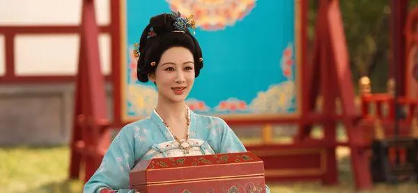 杨紫李现5年后再合体《国色芳华》树林幻影戏即兴落泪 细节速览